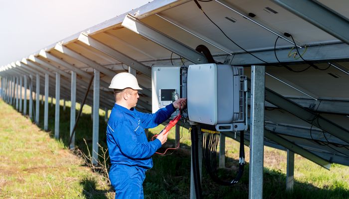 Tűzeseti leválasztó napelemhez